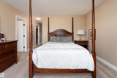 729 37A Avenue, Edmonton, AB - Indoor Photo Showing Bedroom
