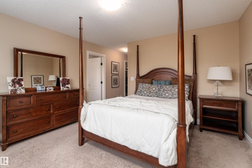 729 37A Avenue, Edmonton, AB - Indoor Photo Showing Bedroom