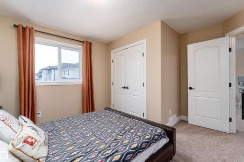729 37A Avenue, Edmonton, AB - Indoor Photo Showing Bedroom