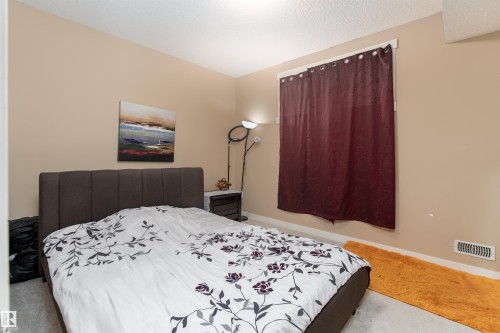 729 37A Avenue, Edmonton, AB - Indoor Photo Showing Bedroom