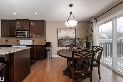 729 37A Avenue, Edmonton, AB - Indoor