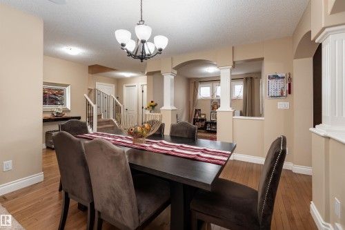 729 37A Avenue, Edmonton, AB - Indoor Photo Showing Dining Room