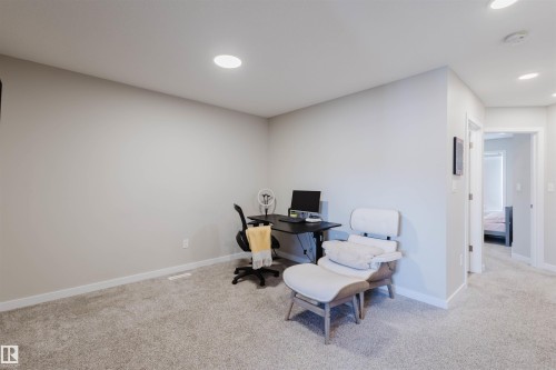 5612 Hawthorn Way, Edmonton, AB - Indoor Photo Showing Office