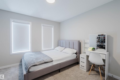 5612 Hawthorn Way, Edmonton, AB - Indoor Photo Showing Bedroom