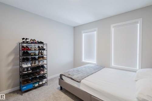 5612 Hawthorn Way, Edmonton, AB - Indoor Photo Showing Bedroom