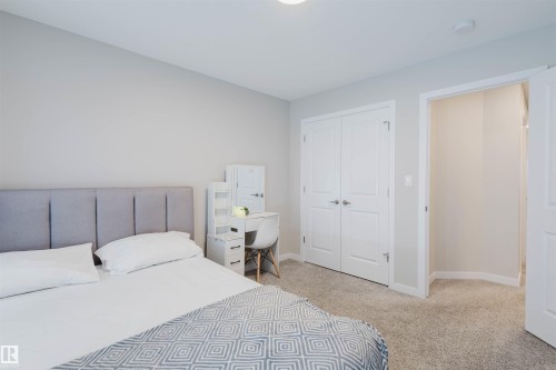 5612 Hawthorn Way, Edmonton, AB - Indoor Photo Showing Bedroom