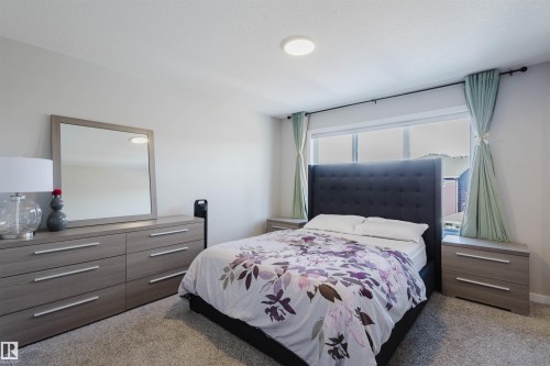 5612 Hawthorn Way, Edmonton, AB - Indoor Photo Showing Bedroom