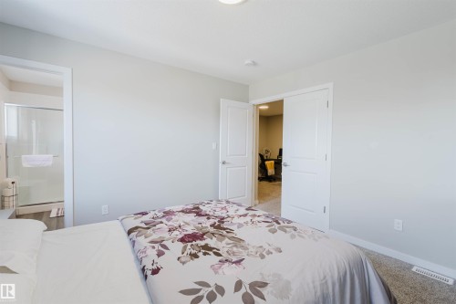 5612 Hawthorn Way, Edmonton, AB - Indoor Photo Showing Bedroom