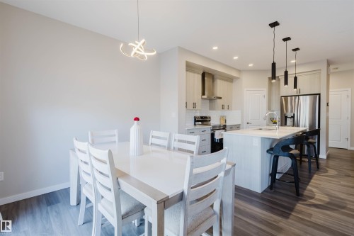 5612 Hawthorn Way, Edmonton, AB - Indoor