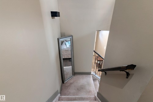 1128 Knottwood Road E, Edmonton, AB - Indoor Photo Showing Other Room