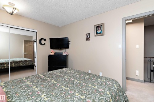 1128 Knottwood Road E, Edmonton, AB - Indoor Photo Showing Bedroom