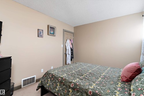 1128 Knottwood Road E, Edmonton, AB - Indoor Photo Showing Bedroom