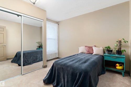 1128 Knottwood Road E, Edmonton, AB - Indoor Photo Showing Bedroom