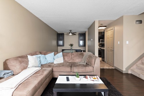 1128 Knottwood Road E, Edmonton, AB - Indoor Photo Showing Living Room