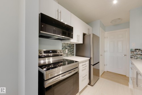 309 14811 51 Avenue, Edmonton, AB - Indoor Photo Showing Kitchen
