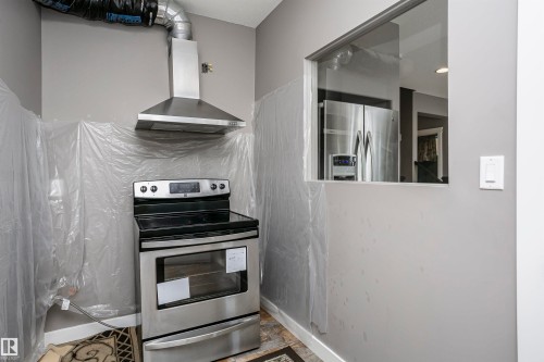 15848 13 Avenue, Edmonton, AB - Indoor Photo Showing Kitchen