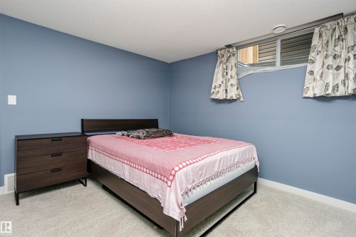 15848 13 Avenue, Edmonton, AB - Indoor Photo Showing Bedroom