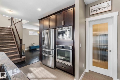 64 Hilldowns Drive, Spruce Grove, AB - Indoor Photo Showing Kitchen