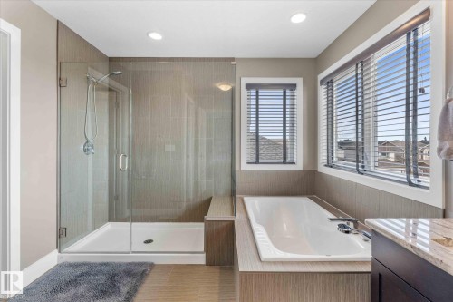 64 Hilldowns Drive, Spruce Grove, AB - Indoor Photo Showing Bathroom