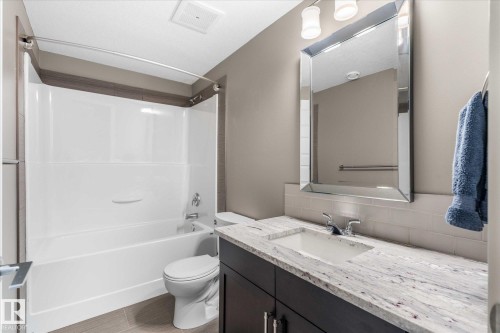 64 Hilldowns Drive, Spruce Grove, AB - Indoor Photo Showing Bathroom
