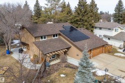 48 WESTRIDGE Road  Edmonton, AB T5T 1B4