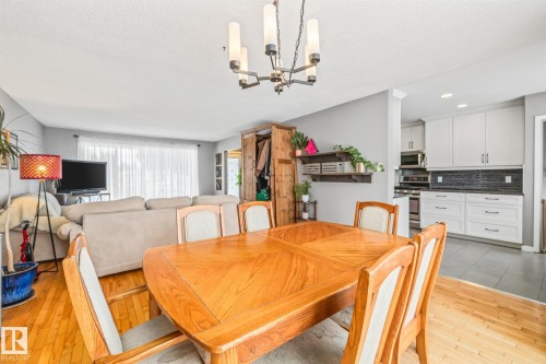 6811 Fulton Dr, Edmonton, AB - Indoor Photo Showing Dining Room