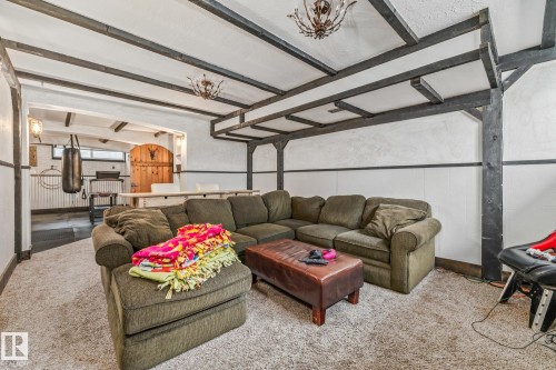 6811 Fulton Dr, Edmonton, AB - Indoor Photo Showing Living Room