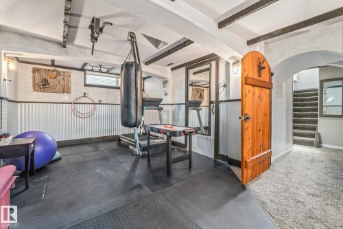 6811 Fulton Dr, Edmonton, AB - 