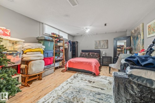 6811 Fulton Dr, Edmonton, AB - Indoor