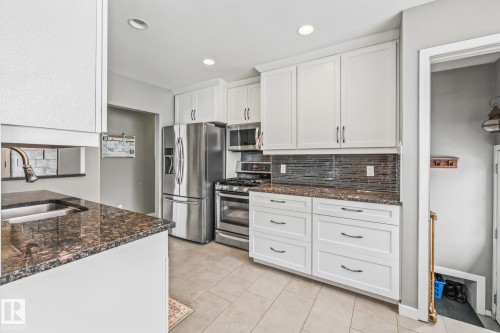6811 Fulton Dr, Edmonton, AB - Indoor Photo Showing Kitchen With Double Sink