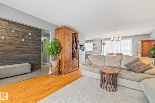 6811 Fulton Dr, Edmonton, AB - Indoor Photo Showing Living Room