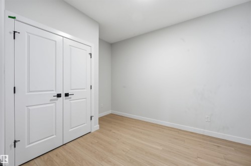 3230 Dixon Way, Edmonton, AB - Indoor Photo Showing Other Room