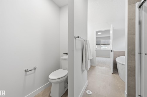 3230 Dixon Way, Edmonton, AB - Indoor Photo Showing Bathroom
