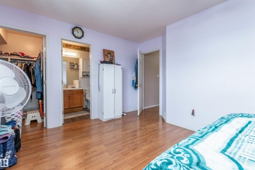 5938 162B Avenue, Edmonton, AB - Indoor Photo Showing Bedroom