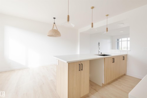 2638 62 Street, Edmonton, AB - Indoor Photo Showing Kitchen