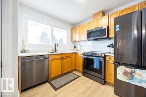 16005 83 Avenue, Edmonton, AB - Indoor Photo Showing Kitchen
