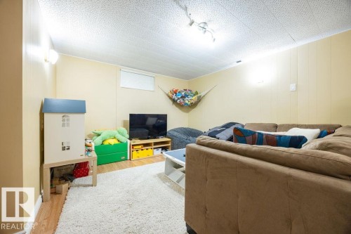 16005 83 Avenue, Edmonton, AB - Indoor