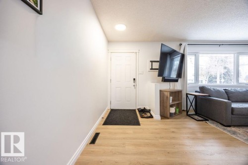 16005 83 Avenue, Edmonton, AB - Indoor