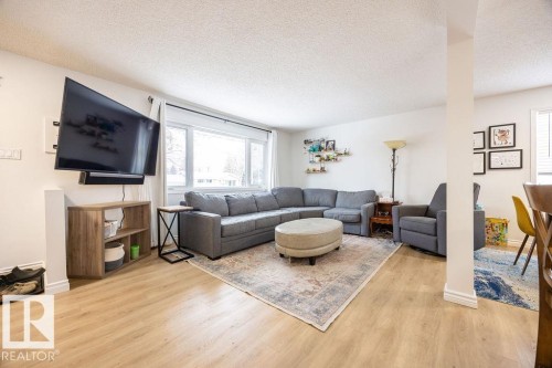 16005 83 Avenue, Edmonton, AB - Indoor Photo Showing Living Room