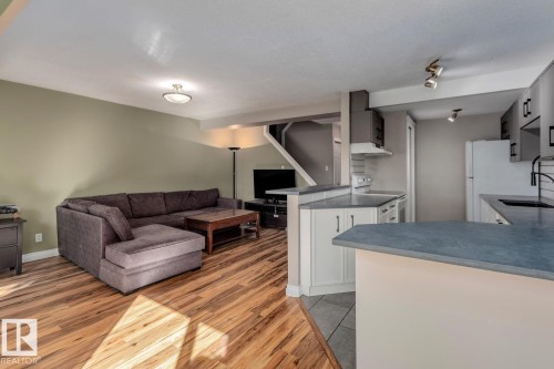 209 11033 127 Street, Edmonton, AB - Indoor