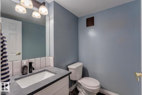 209 11033 127 Street, Edmonton, AB - Indoor Photo Showing Bathroom