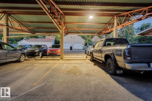 209 11033 127 Street, Edmonton, AB - Indoor Photo Showing Garage