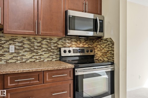 221 Callingwood Place, Edmonton, AB - Indoor Photo Showing Kitchen
