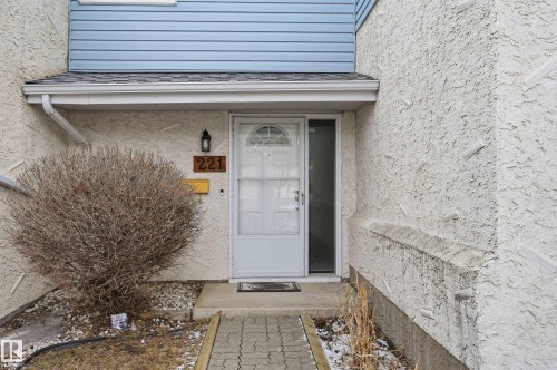 221 Callingwood Place, Edmonton, AB - Outdoor