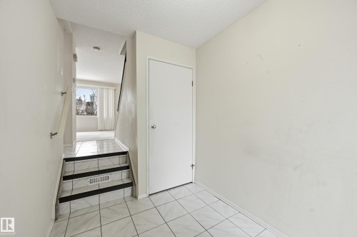 221 Callingwood Place, Edmonton, AB - Indoor Photo Showing Other Room