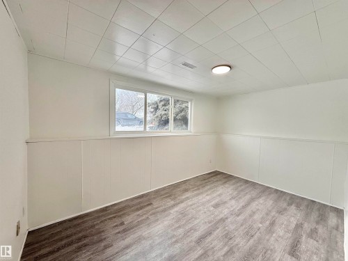 Edmonton, AB - Indoor Photo Showing Other Room