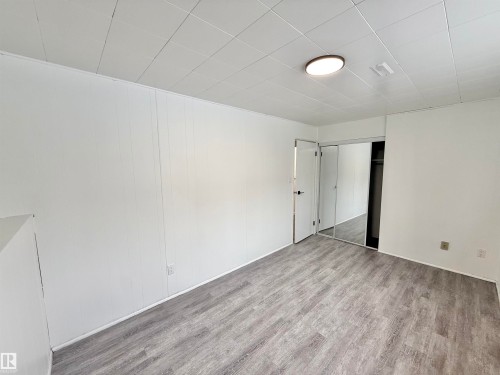 Edmonton, AB - Indoor Photo Showing Other Room