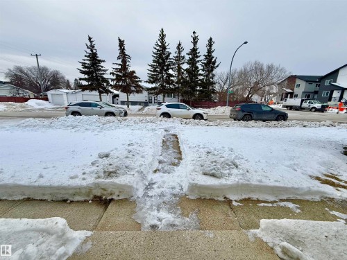 Edmonton, AB - Outdoor With View