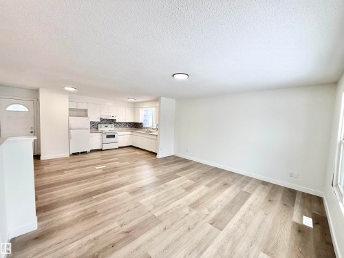 15424 99 Avenue, Edmonton, AB - Indoor