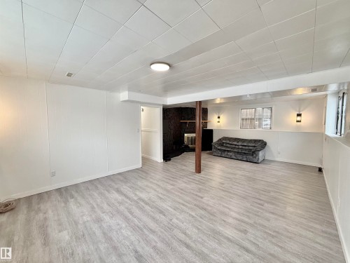 15424 99 Avenue, Edmonton, AB - Indoor Photo Showing Other Room